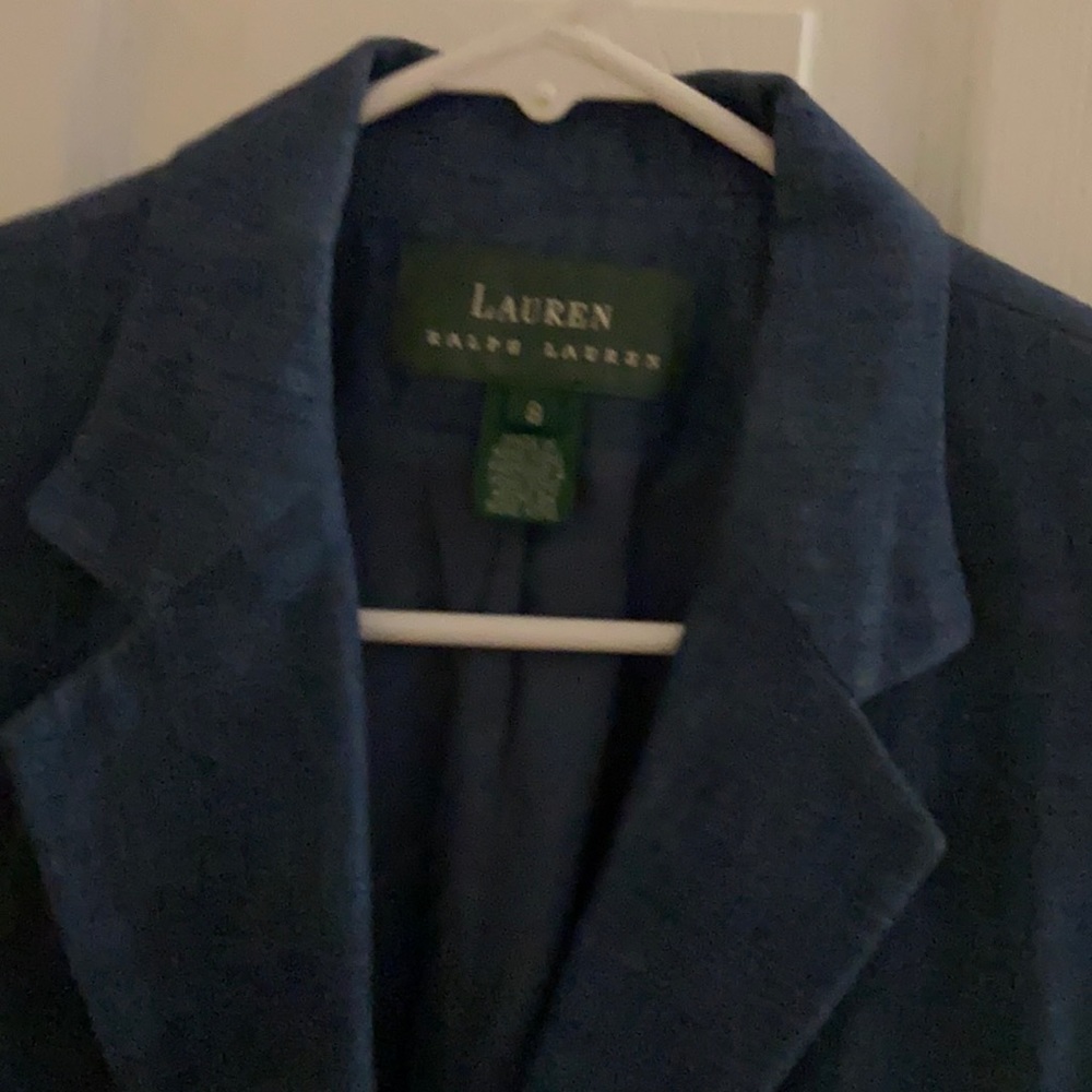 Blazer  //.  suit jacket